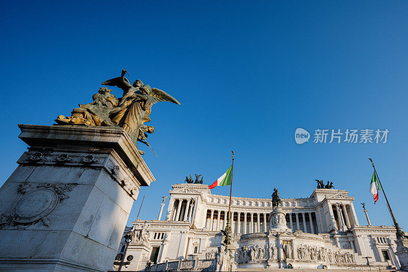 维托里奥或维克多·伊曼纽尔二世国家纪念碑在威尼斯广场，罗马，意大利。Vittoriano或Altare della Patria，祖国的祭坛。
